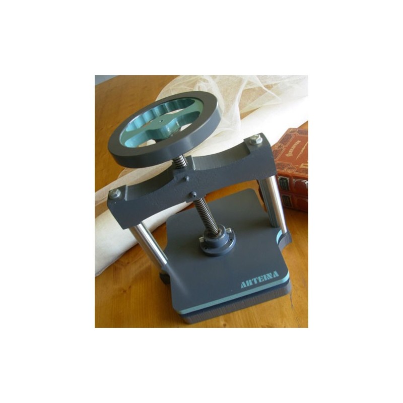 Imprensa maneral 25x30 cm.