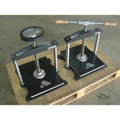 Imprensa maneral 35x45 cm.