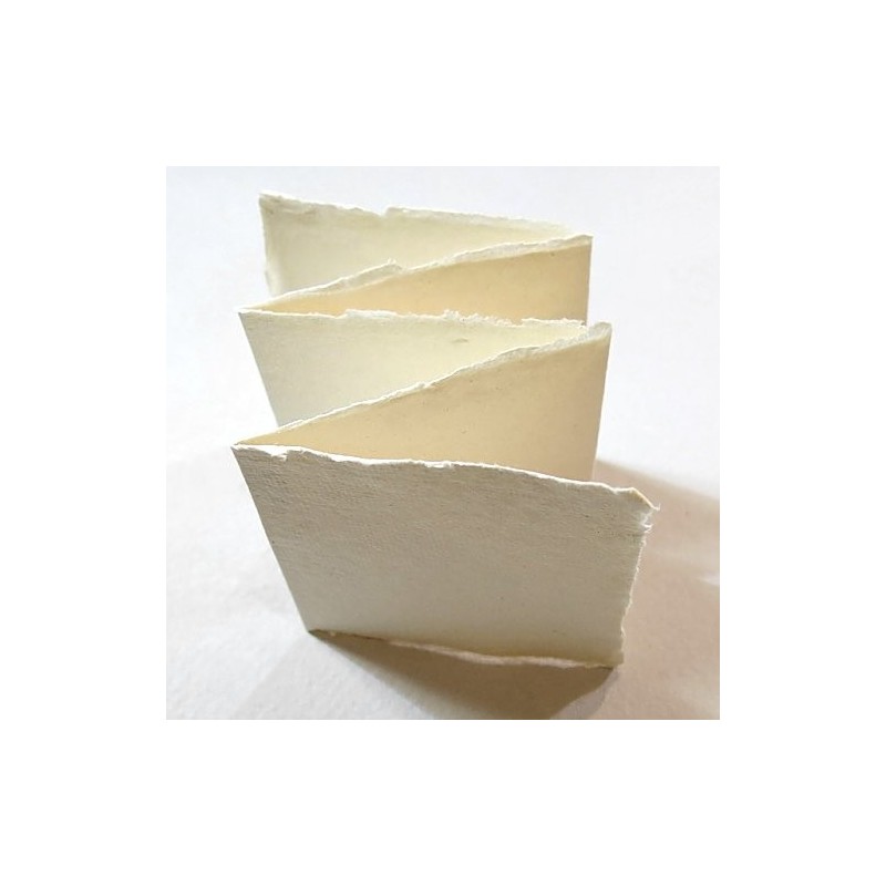 Materiais Belas Artes - Artesano Livro de Artista 5 folhas, 7x7 cm. | totenart.com