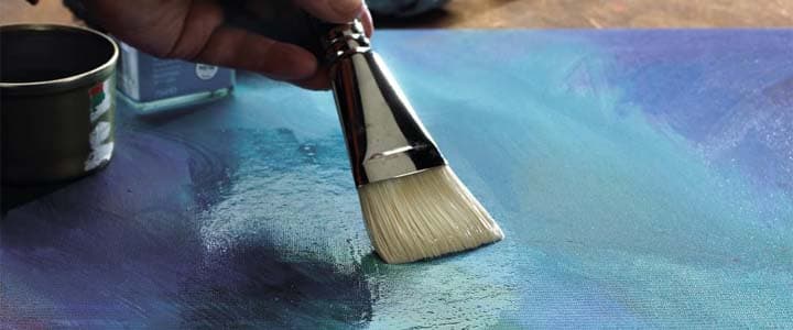 Por que envernizar um quadro e como fazê-lo