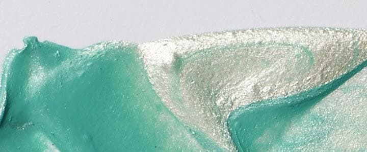 Como usar o médio iridiscente de aguarela