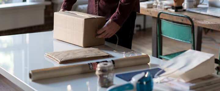 Enviar arte: papéis em tubo porta-planos