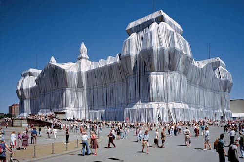 christo jeanne claude totenart 1