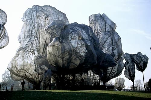 Quem era o Christo, o artista envolvedor? 3 christo jeanne claude totenart 2