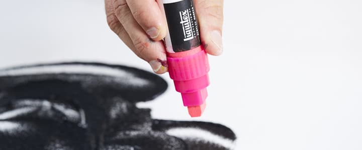 Como usar marcadores acrílicos em 4 passos